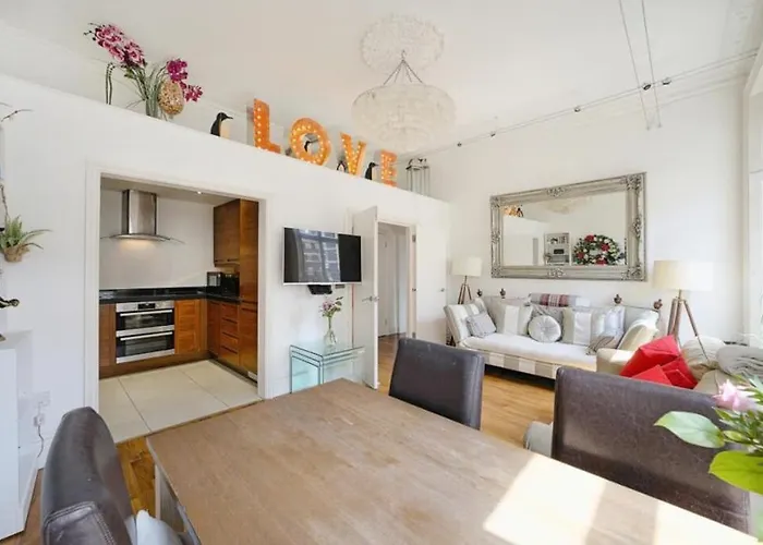 Hobart Home, Spacious 2-Bed Flat In Pimlico