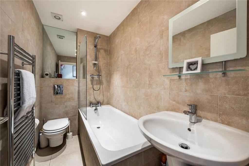 Hobart Home, Spacious 2-bed Flat In Pimlico Appartamento *