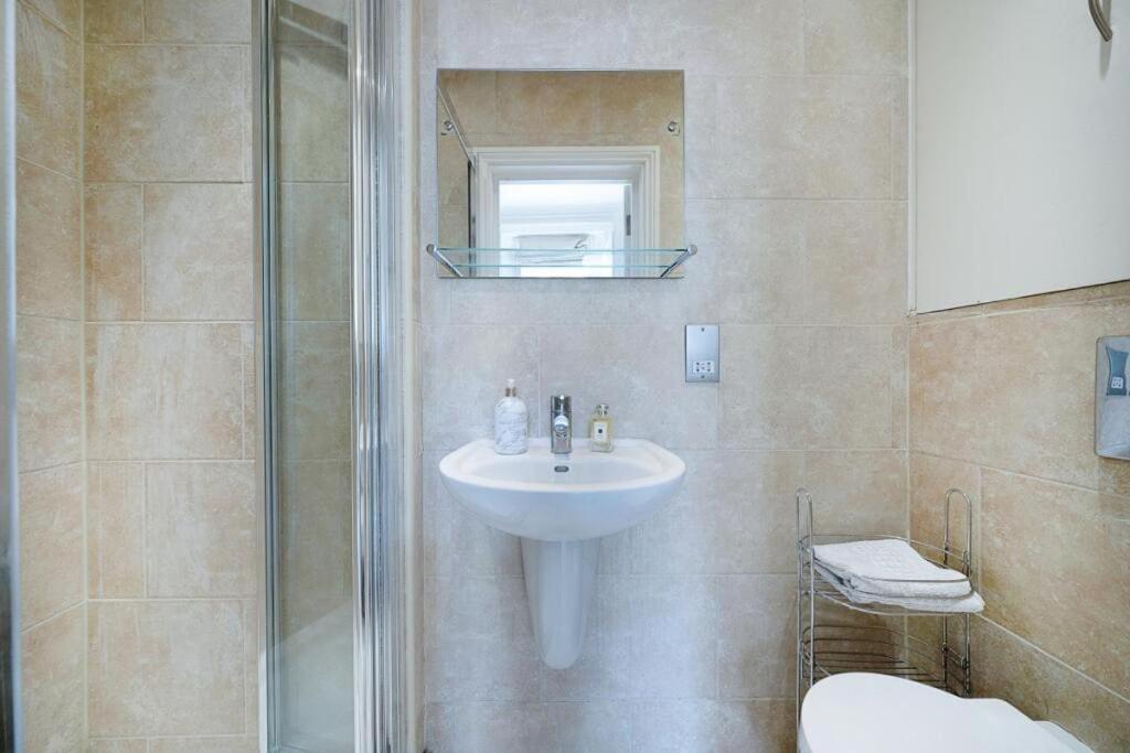 Hobart Home, Spacious 2-bed Flat In Pimlico Appartamento Londra
